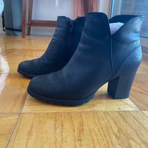 Clarks Verona Trish booties